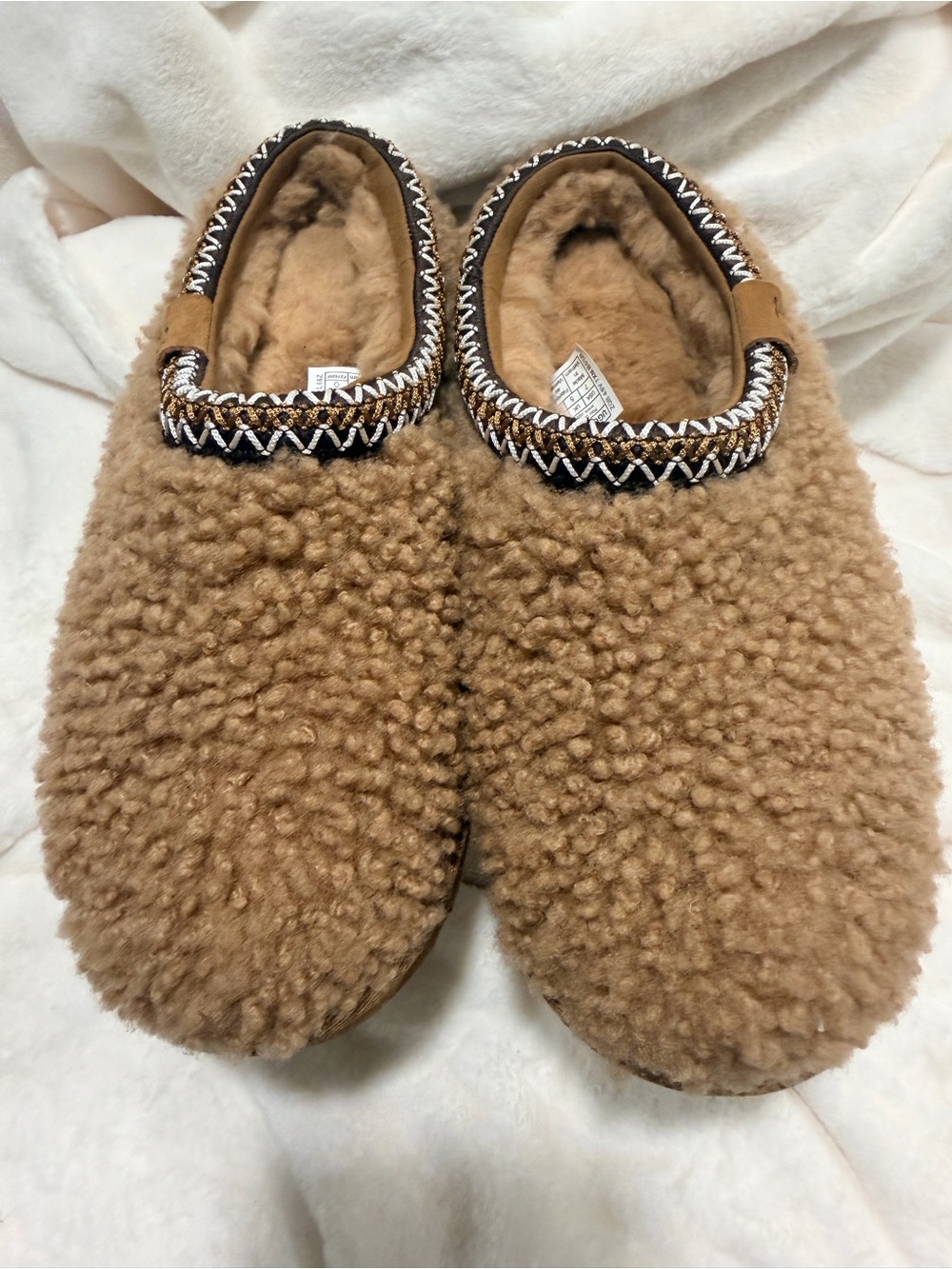 UGG Fuzzy Curly Shearling Tasman Slippers – Women’s Size 7 (Chestnut/Brown) New